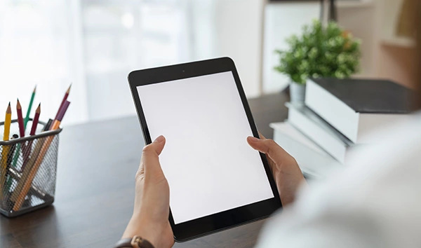 タブレットが充電できない原因③：本体の充電端子（ポート）